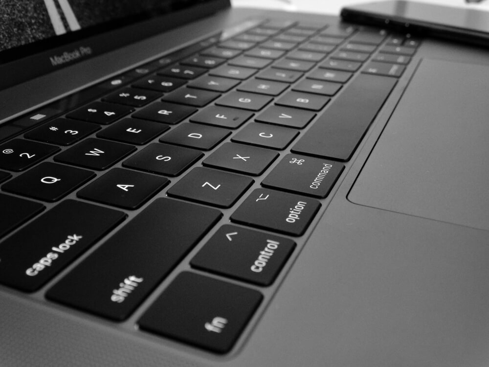 MacBook Pro 14, czy warto kupić ?