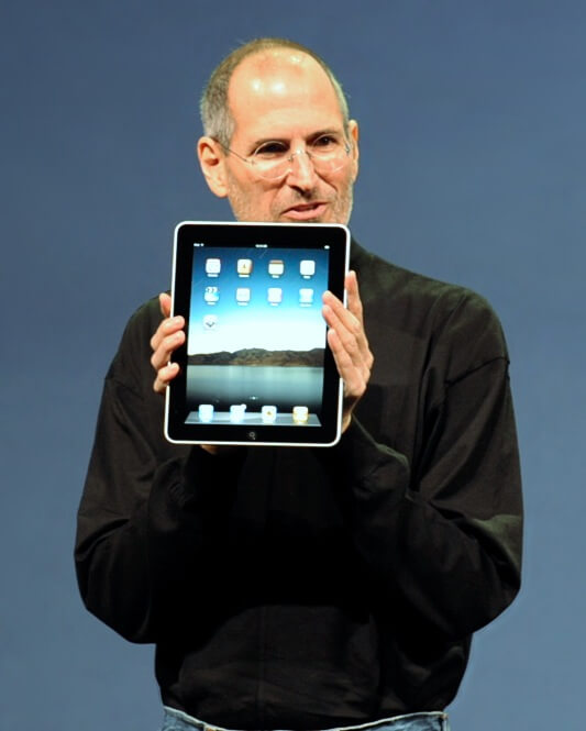 Steve Jobs prezentuje pierwszego iPada